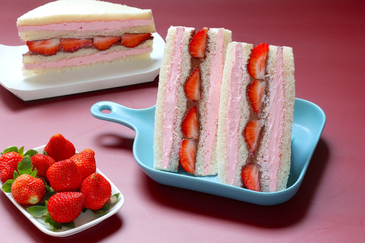 🍓免運組🍓【美食村】大湖草莓巧克力三明治12入/24入