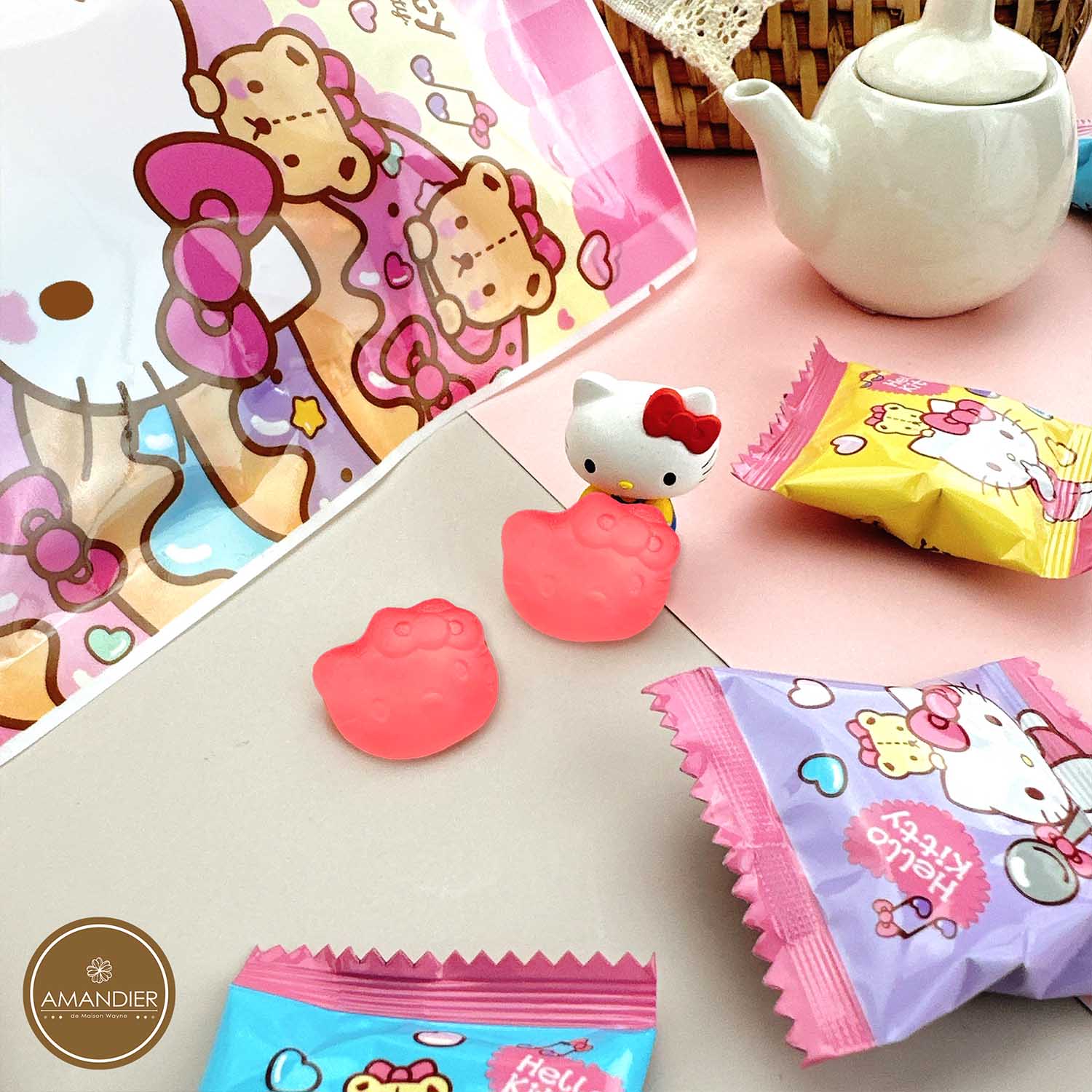 【雅蒙蒂】Hello Kitty造型軟糖隨手包 (水蜜桃乳酸風味)
