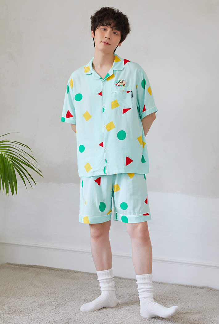 韓國🇰🇷 正版 蠟筆小新 經典印花 薄款短袖睡衣套裝 綠色